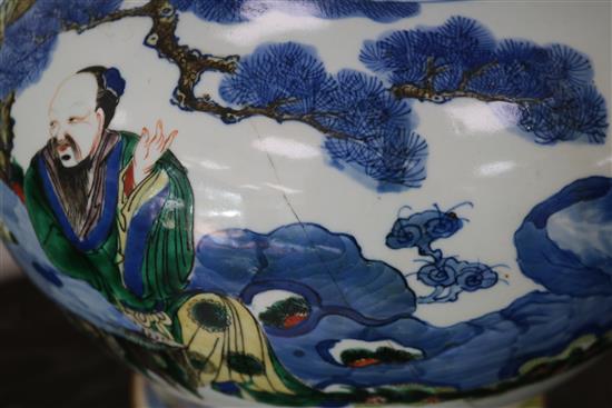 A large Chinese wucai jar, 19th century, height 34cm, cracked